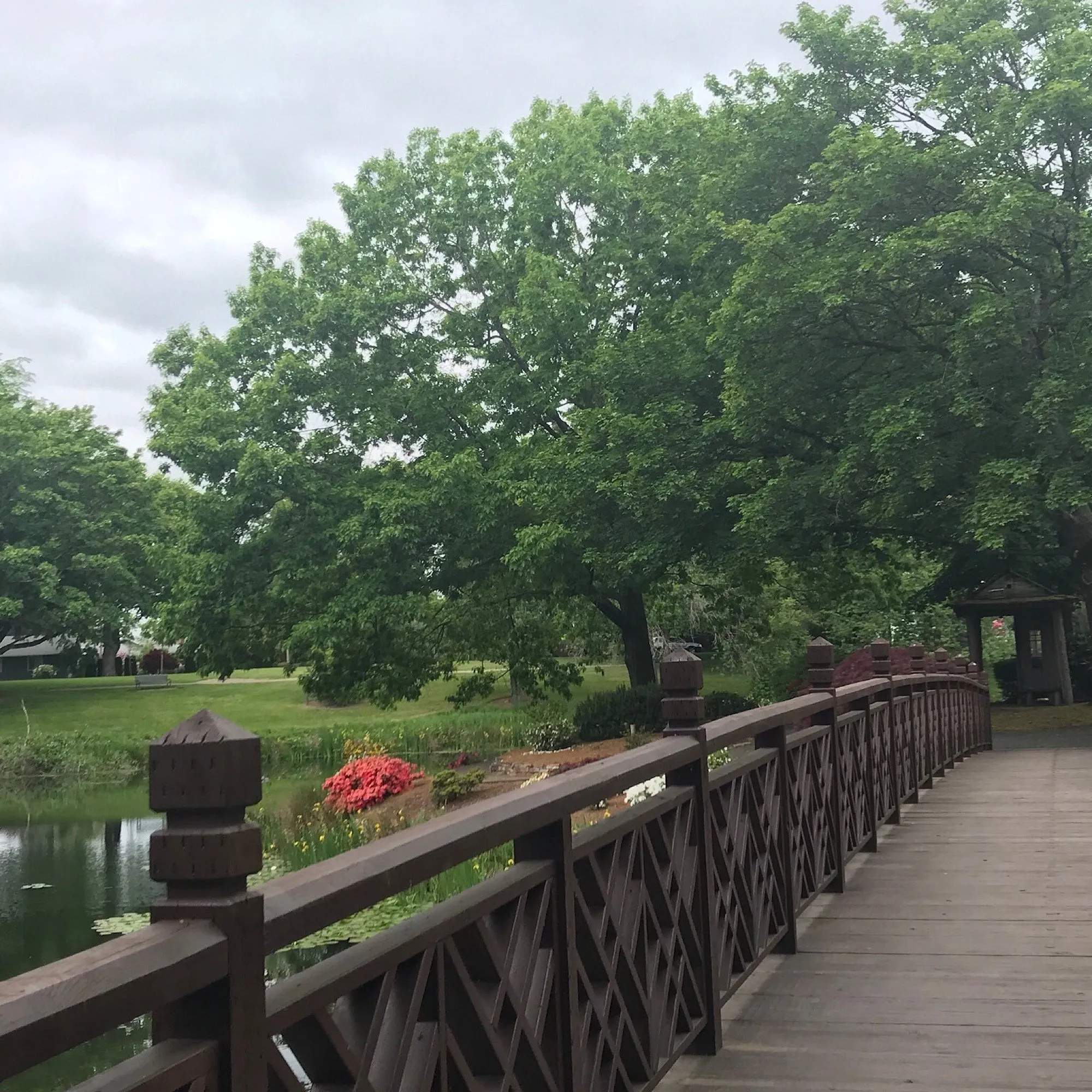 Scenic footbridge across Lake Sacajawea